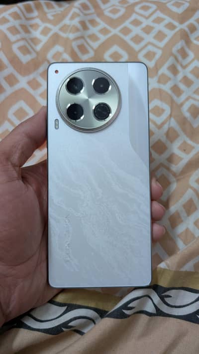 Tecno Camon 30 with box 12/256 GB