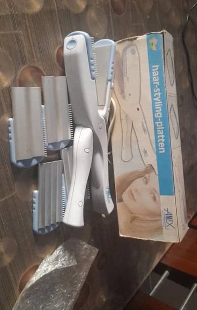 hairstraitner and styler