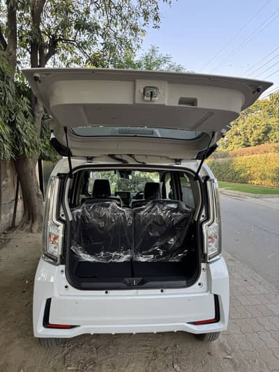 Daihatsu move custom