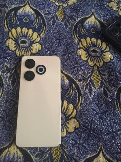 Infinix smart 8,  2+2/64 for sale