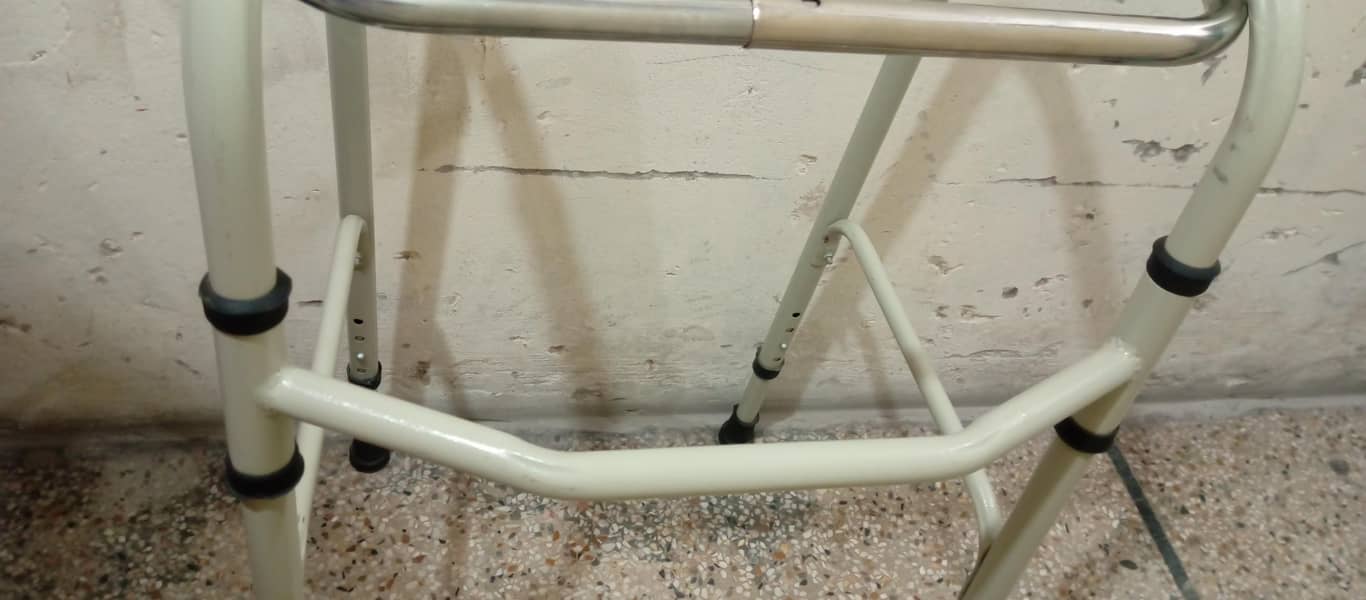 moveable folding Walker 2