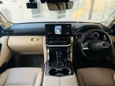 Toyota Land Cruiser LC-300 Gasoline Top of the Line