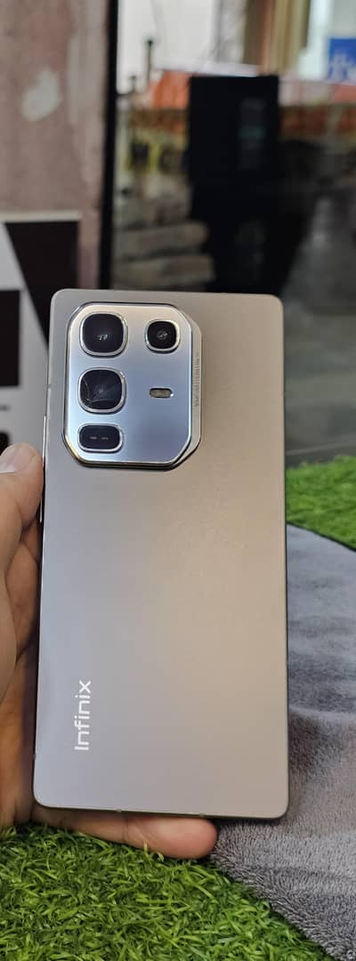 Note 50pro 10/10 in warranty urgent sale