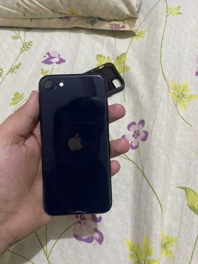 iPhone SE 3rd generation 1