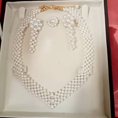 Peral Necklace Set