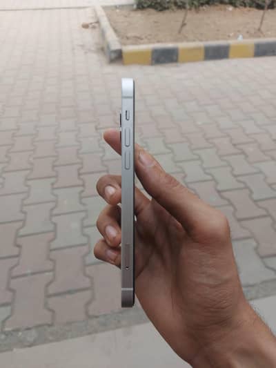 I phone 12 . . 64 Gb