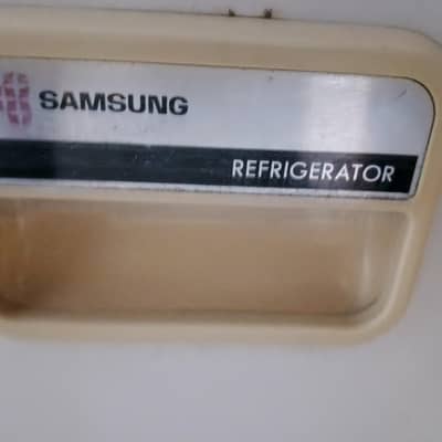 brand new fridge colling child 10/10 condition Samsung company