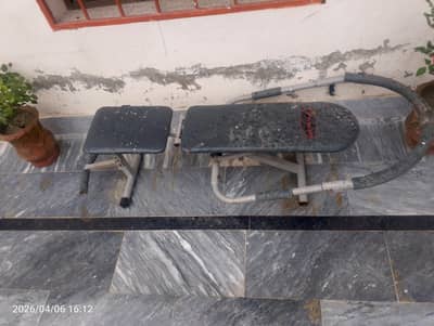 Abdominal muscles machine