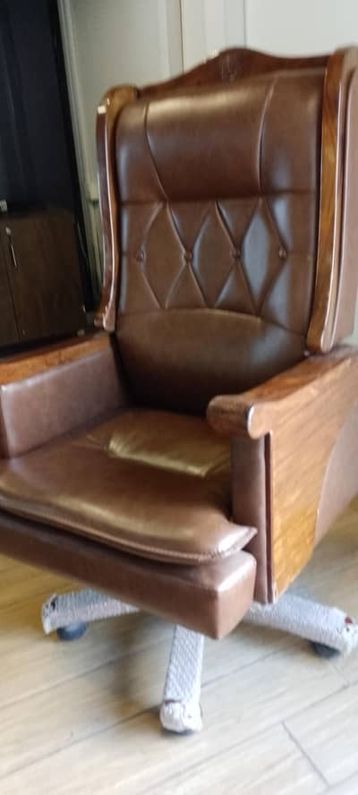 office Table & Chairs