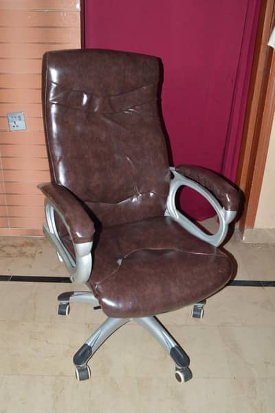 Office Chair for Sale Comfortable & Adjustable | Like New