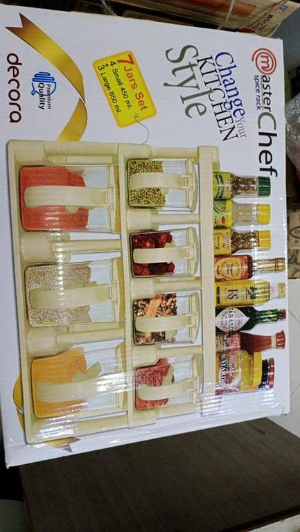 kitchen-style plastic spice box set with stand and three-tier rack (Spice Box)