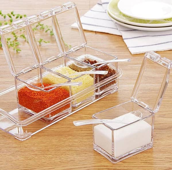 Seasoning Rack with 4 Acrylic Spice Pots, Cruet Set with Cover, Spoon and Tray