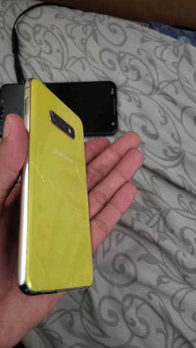 Samsung Galaxy s10e patched 6 128 is ka board ma msla ha