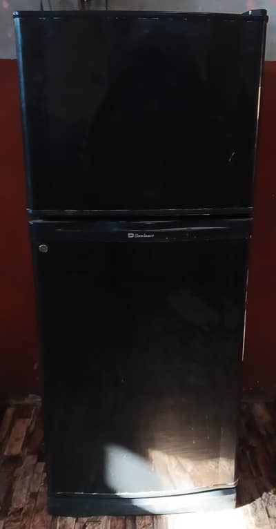 Dawlance fridge medium size