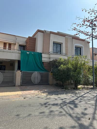 5 MARLA FACING PARK HOUSE AVAILABLE FOR SALE