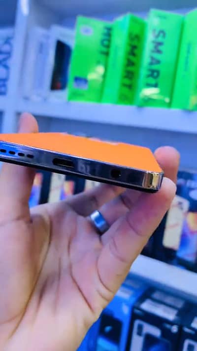 infinix note 30 8 + 8 GB RAM 256 GB memory. 0324=031=9647