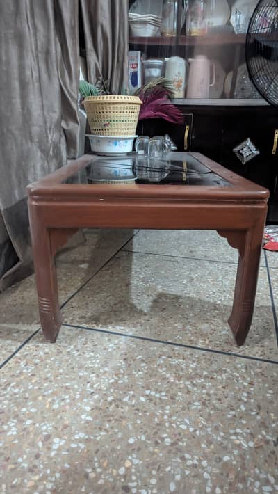 new table for sale bas sesha toot gaya ha