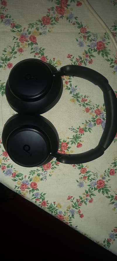 Soundcore Q45 headphones Barely Used work perfectly
