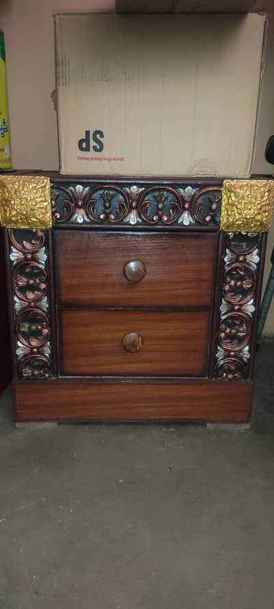 Bad side table for sell