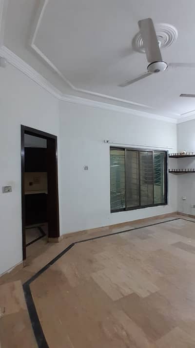 3 bedroom open basement for rent demand 70000