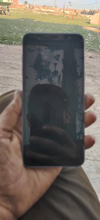 4.64 Samsung Galaxy j8