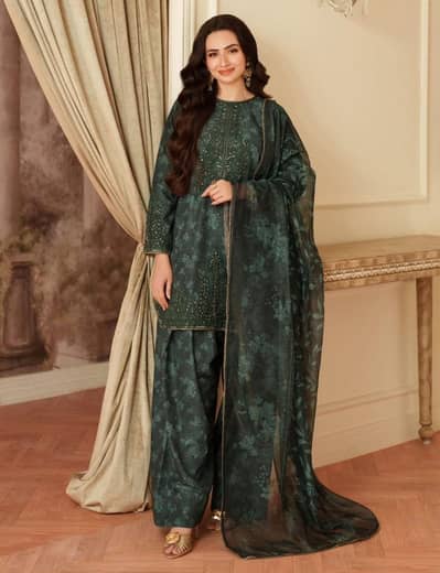 Printed Lawn 3 Pcs /Women unstitched Suit / 3 piece Suit/ Ladies Suit