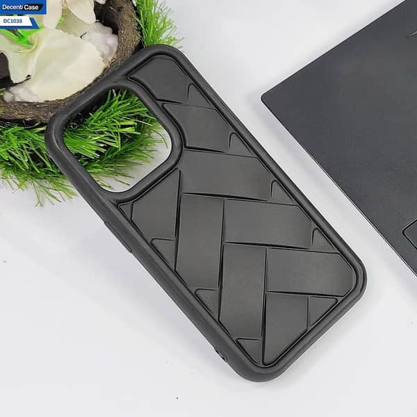 Silicone Back Case for iPhone 16 Pro - Black with Trendy Flex Waves Pattern