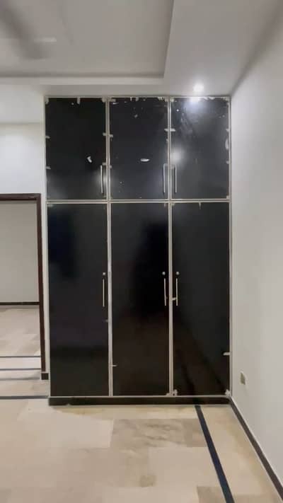 6 MARLA LOWAR PORTION LIKE NEW