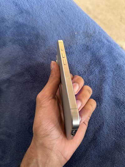 15 pro natural titanium