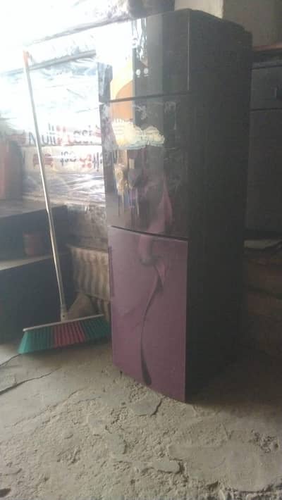 نیو ڈسپنسر ہے 10 بائ 10 کنڈیشن