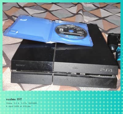 PS4 Good condition with 2 controllers