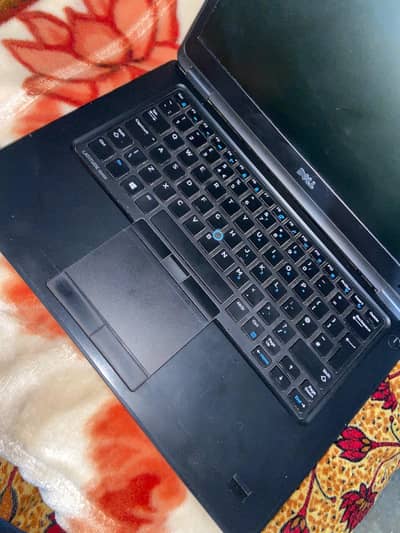 Desktop 7kQJUBS laptop