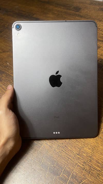 Ipad pro 2018 11 inch Wifi + Cellular