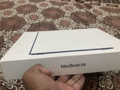 Macbook air m2 13 inch read add