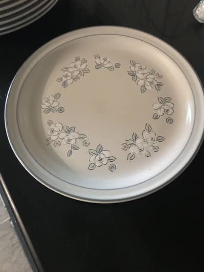 Dining plates