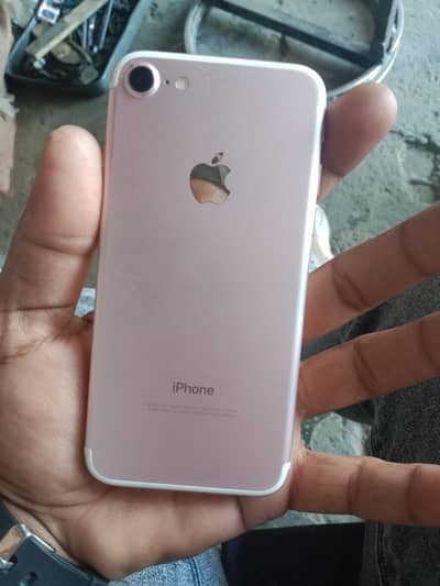 I phone 7 128 gb. . . . whatsap 03447437248