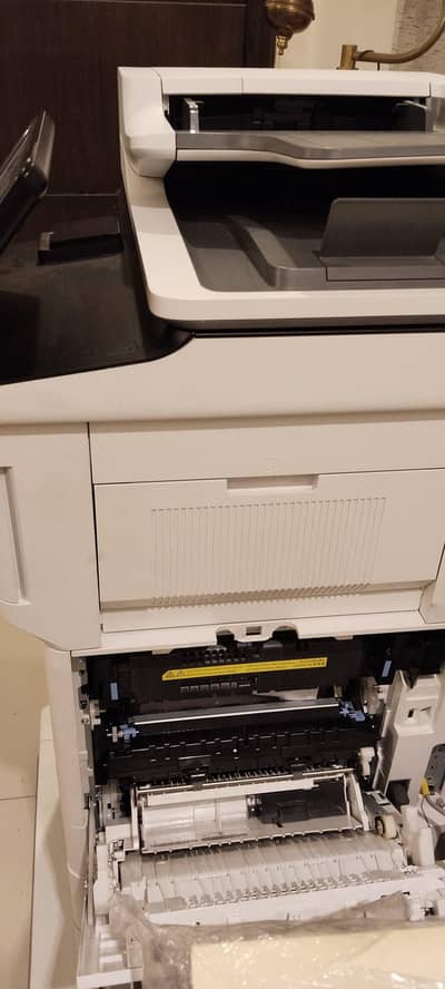 HP Laserjet Enterprise MFP M632 Series