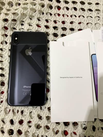 iPhone xs max black colour 03224370642 whtsapp