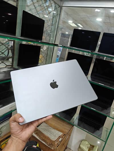 MacBook Pro 16" M1 Max 64GB RAM 1TB SSD Original Charger