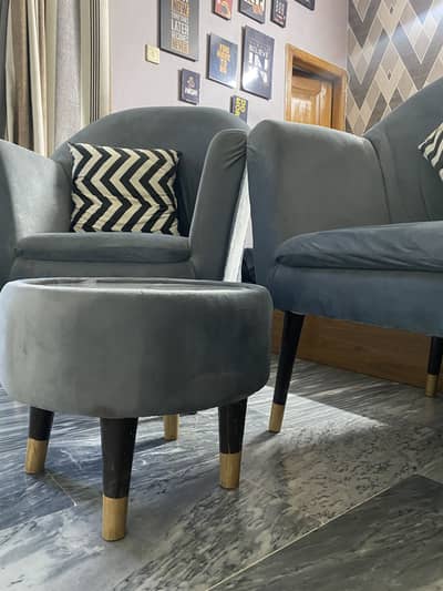 2 seater room sofa with round table