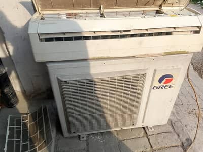 GREE 1.5 TON AC FOR SALE IN WORKING CONDITION