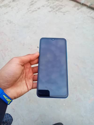 Only one Hend use. . . . . .