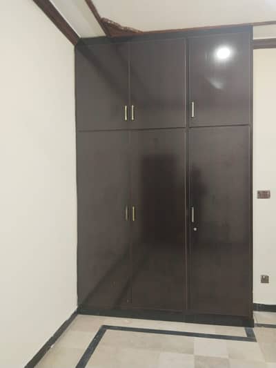 6 Marla first floor availabile for rent