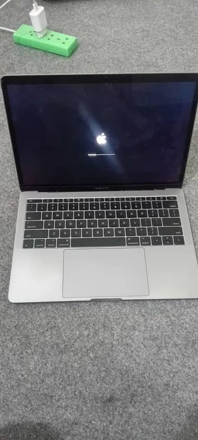 Mac Book Pro 17 for Sale