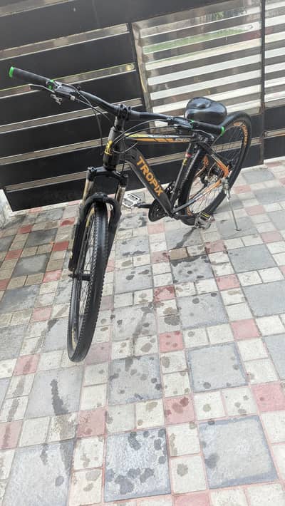 Tropix bicycle with gares.