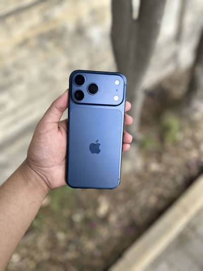 iPhone 17 Pro Max – 512GB (Deep Blue)