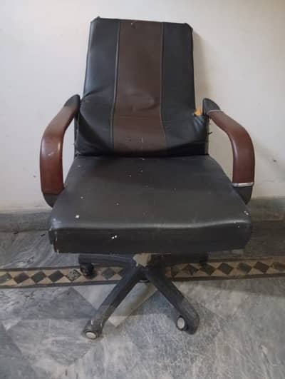 Office Chair for Sale (Used/Rough Condition)