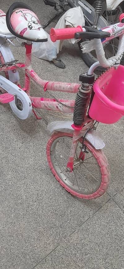 Girls bicycle for sell  5 to 8 years