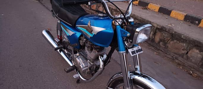 Honda bike 125cc urgent for sale model 2004