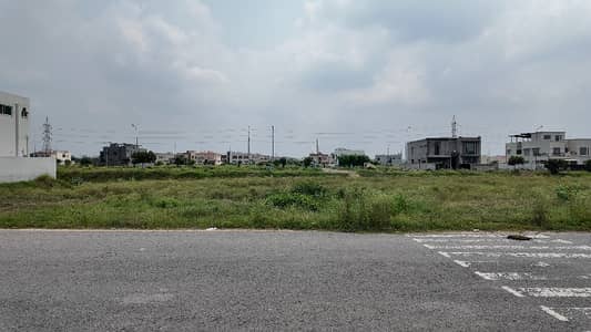 Facing Park Pair Plot With Huge Park In Block V Phase 8